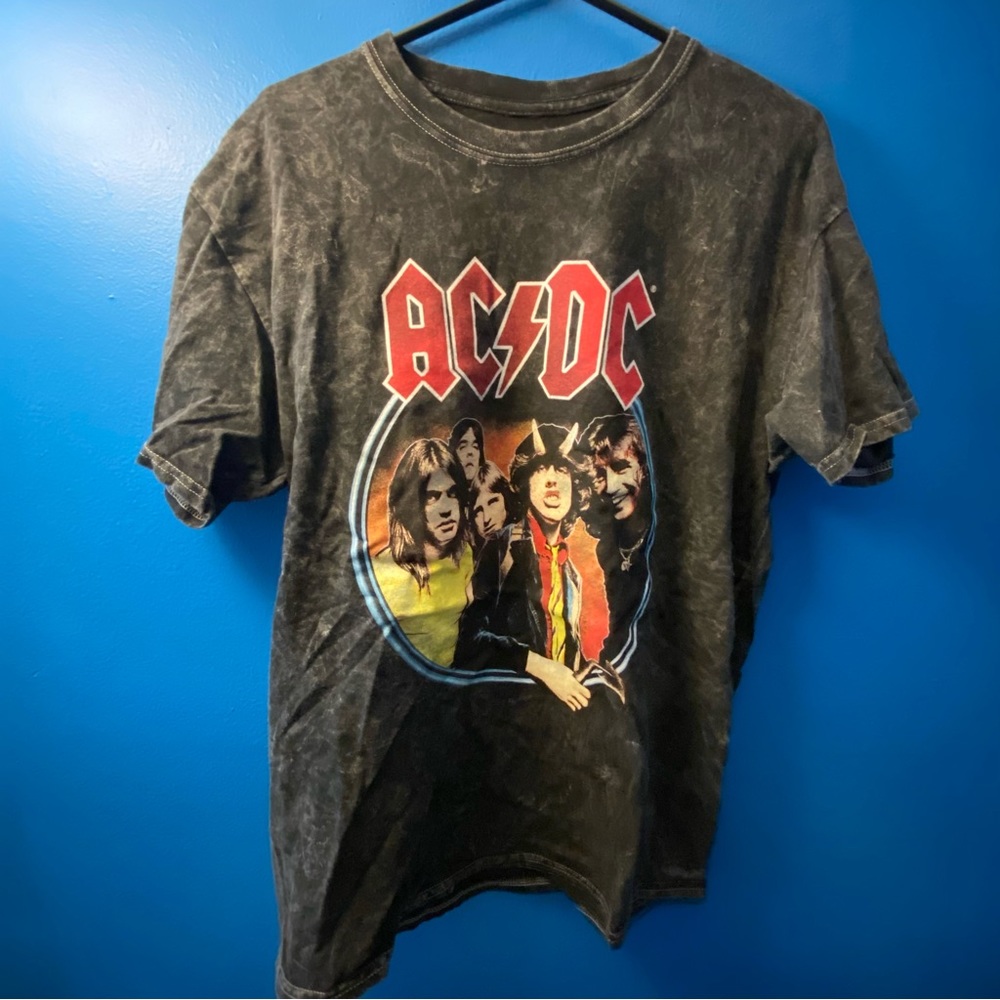 New ACDC graphic large tee shirt